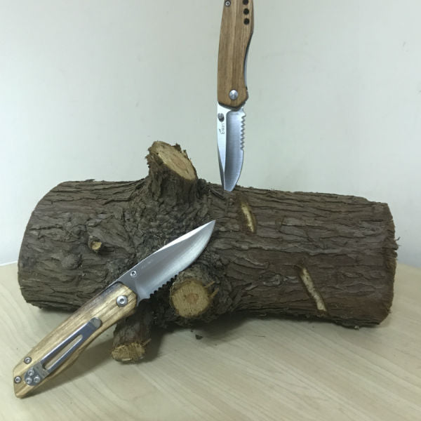Jim Bowie 1827 ® Model M011B Liner Lock Pocket Knife